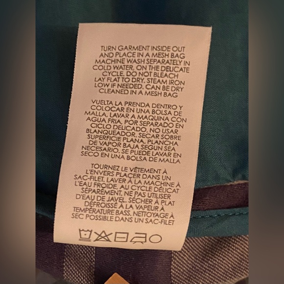 🎁NWT CAbi Trendy Neutral Hughs Plaid Jacket- Great 4 Layering & Christmas Gift🎄 - Picture 11 of 16